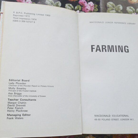 Farming by Macdonald Junior Reference Library - Picture 2 of 4